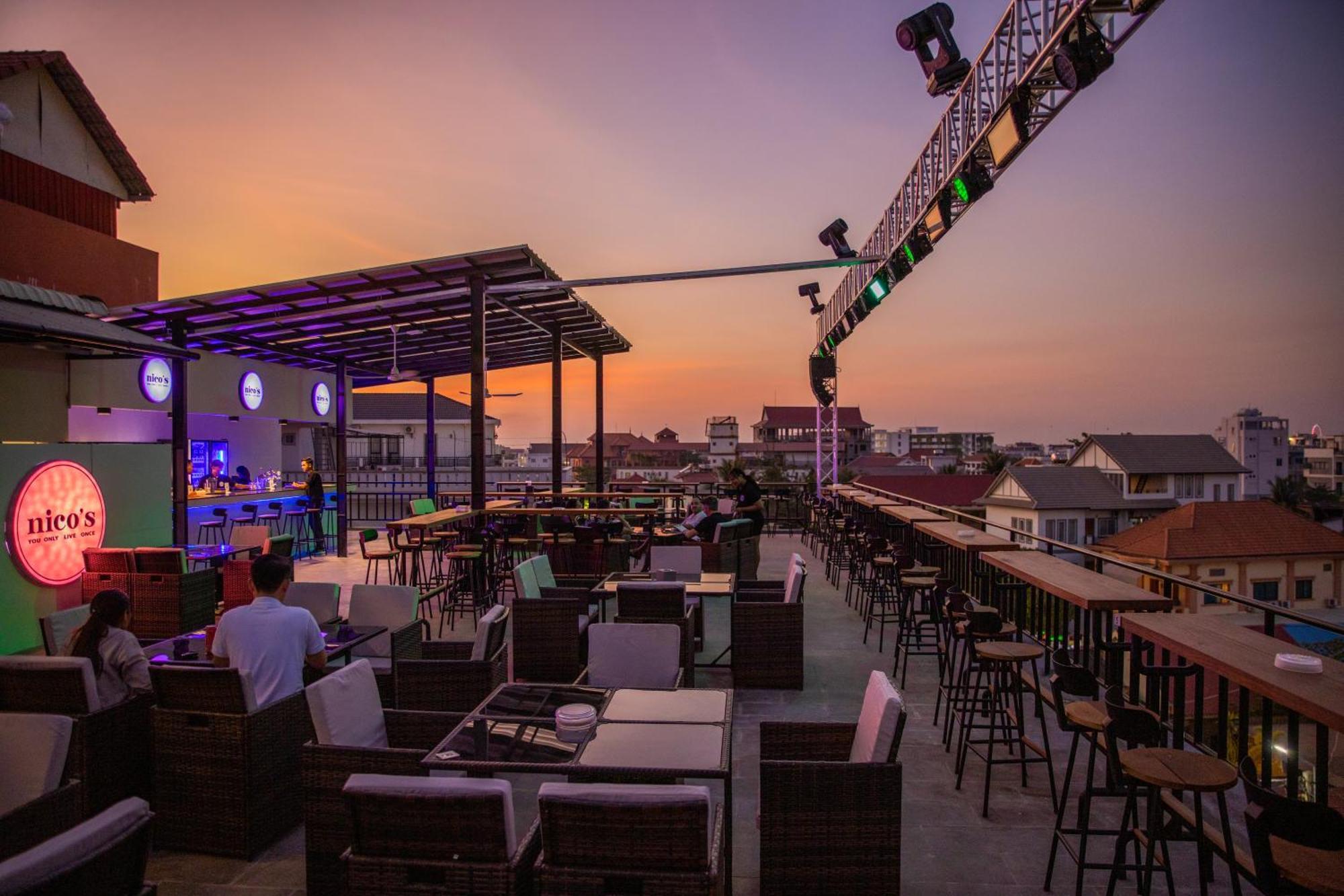 Nico'S Hotel And Skybar Siem Reap Exteriér fotografie